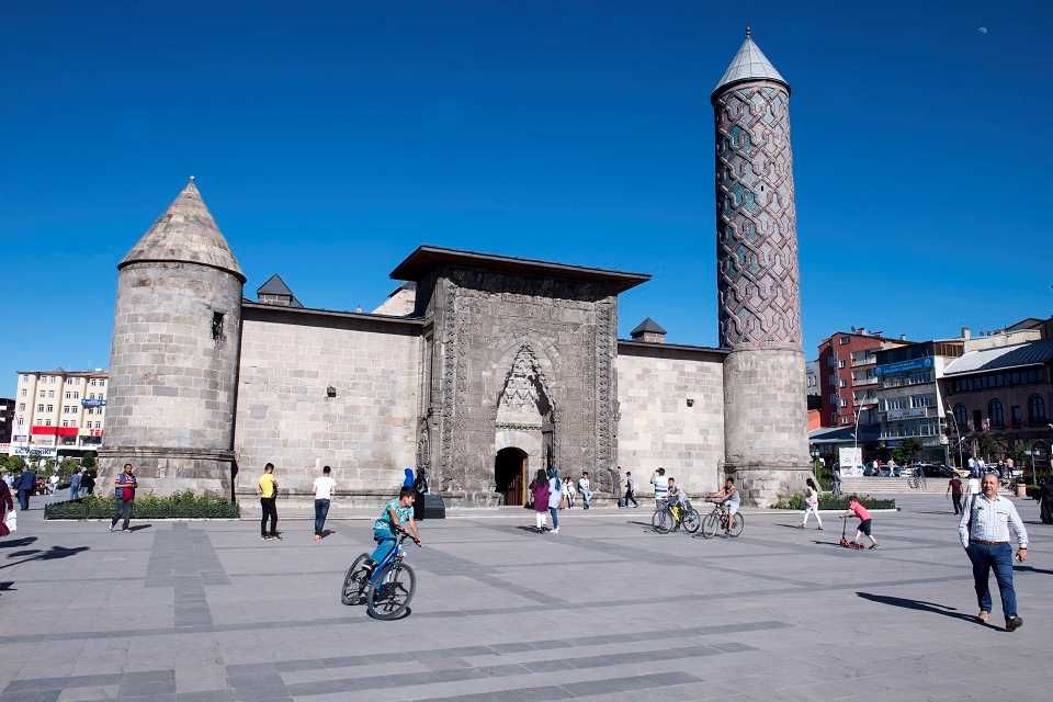 Медресе Якутие (Yakutiye Medresesi)